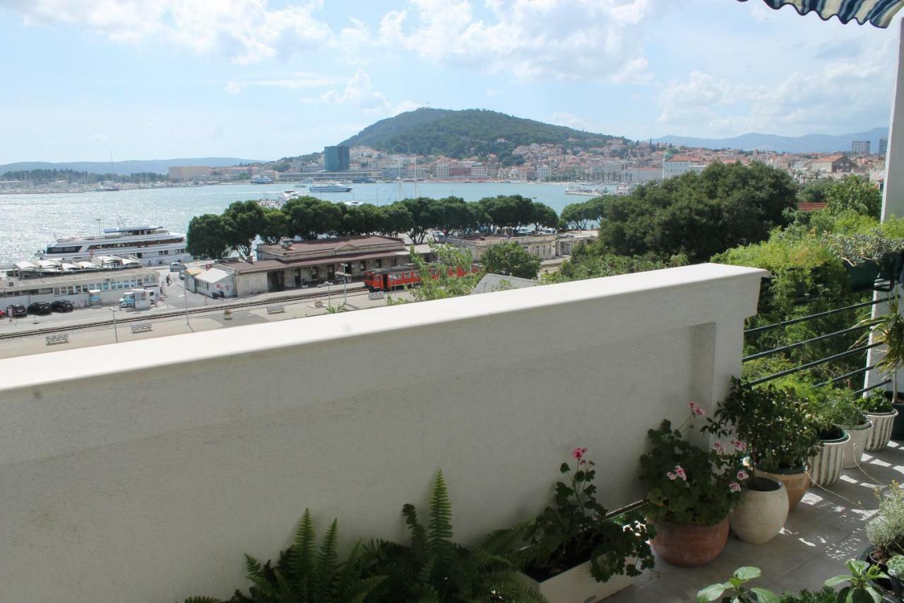 Bianca beach apartments Split Bagian luar foto