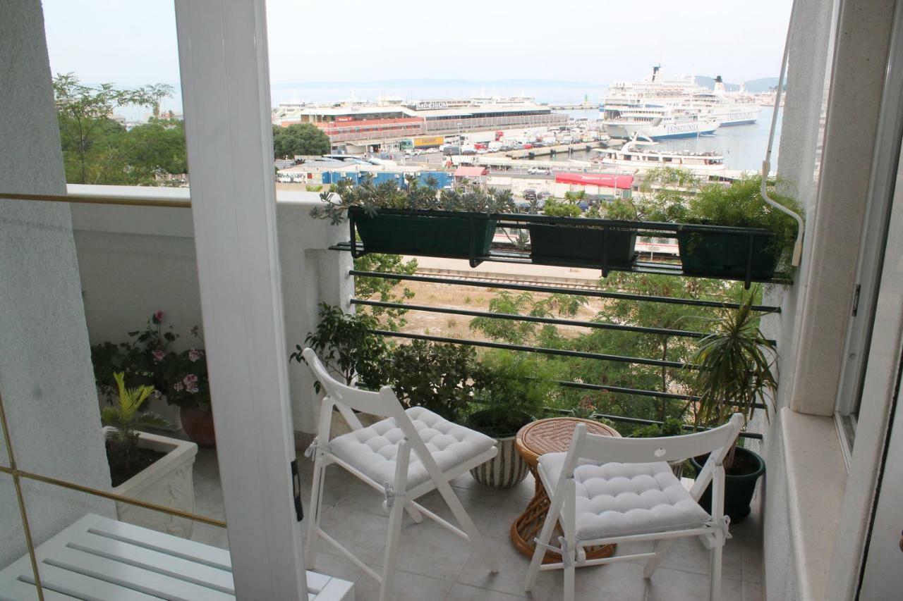 Bianca beach apartments Split Bagian luar foto