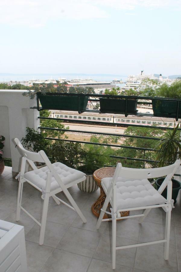 Bianca beach apartments Split Bagian luar foto